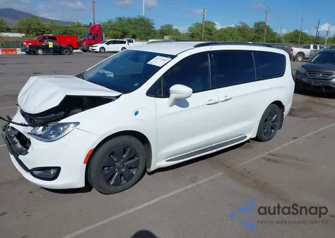 2020 Chrysler Pacifica Hybrid Touring L из США, поврежденный, VIN 2C4RC1L74LR258822